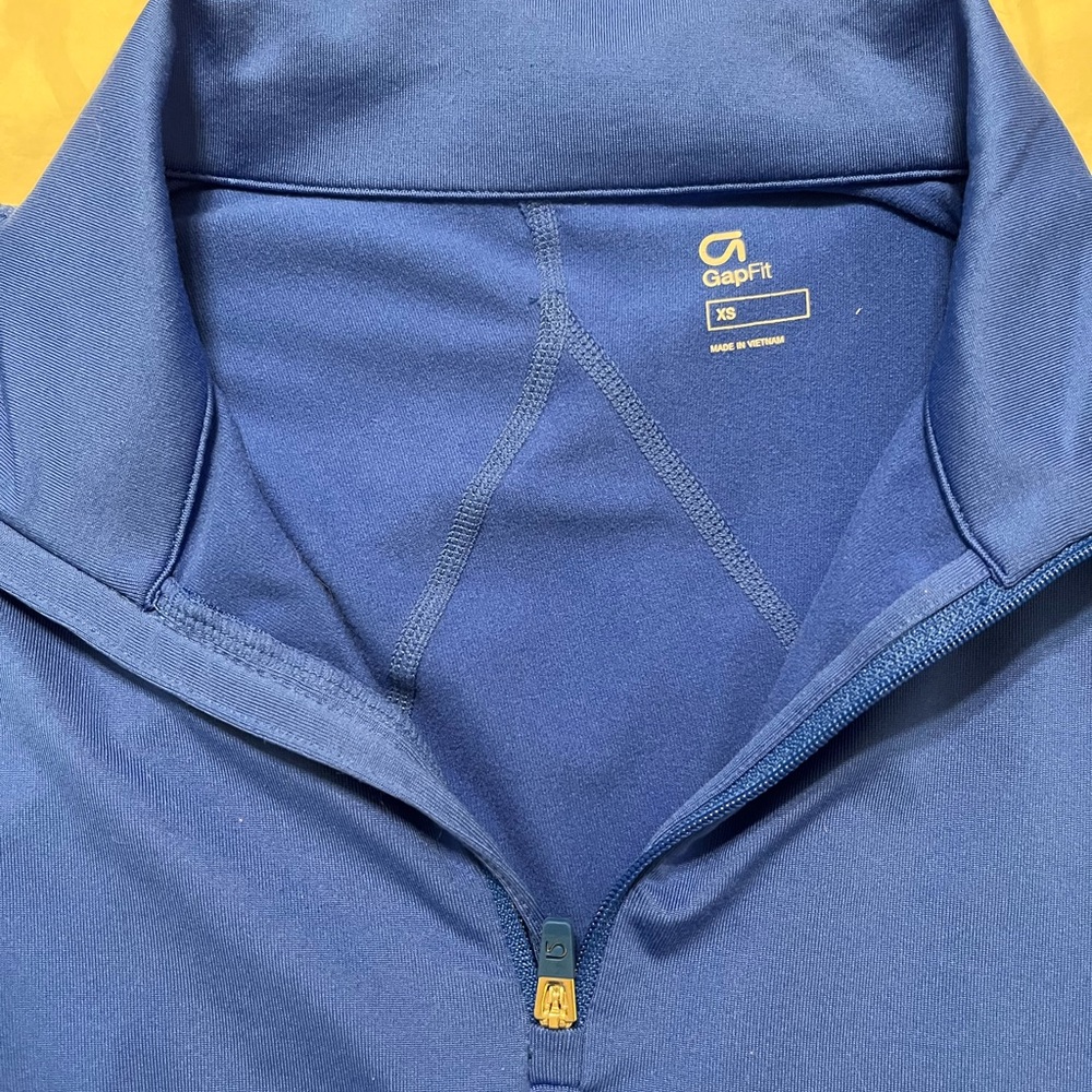 Gap Pullover - image 3